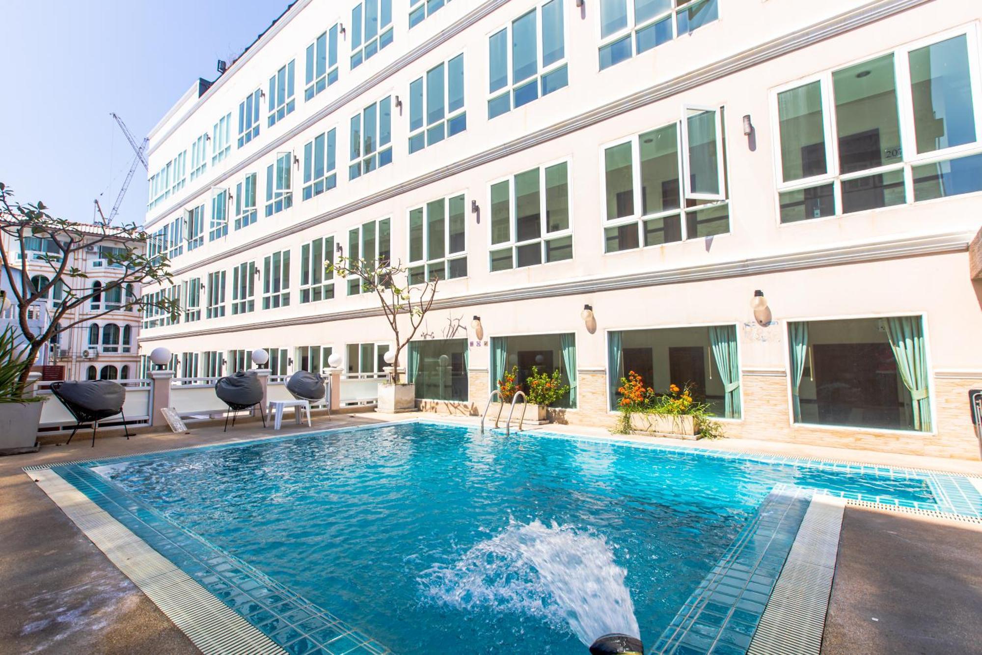 חוף ג'ומטיין Sun Sky Resort Near Beach מראה חיצוני תמונה